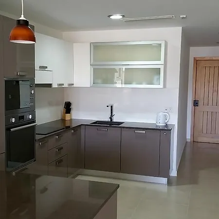 Stylish With Pool Apartamento *